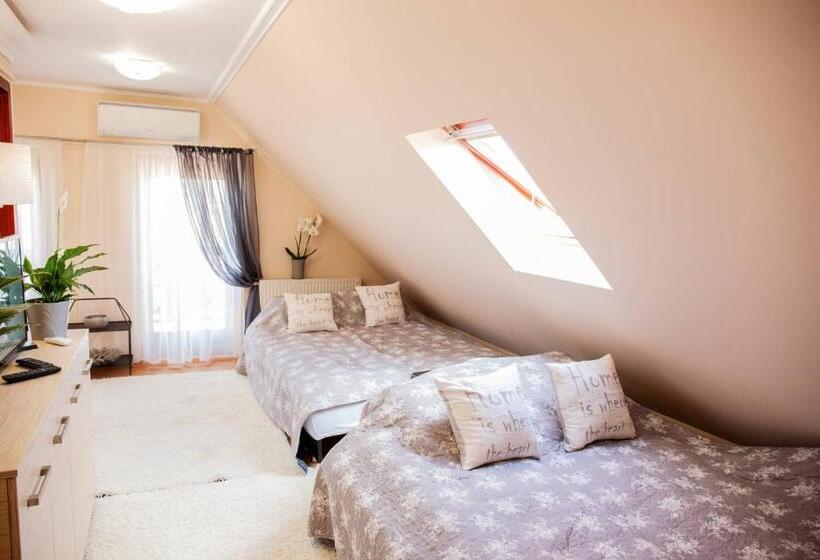 4인용 스탠다드 룸, Barackos Wellness Villa Fót