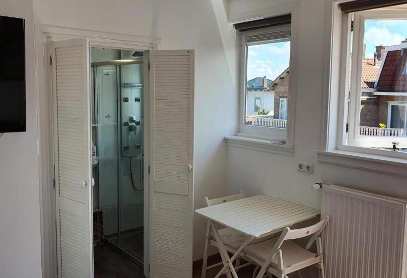 غرفة قياسية مزوَّدة بشُرفة, Guesthouse Zandvoort