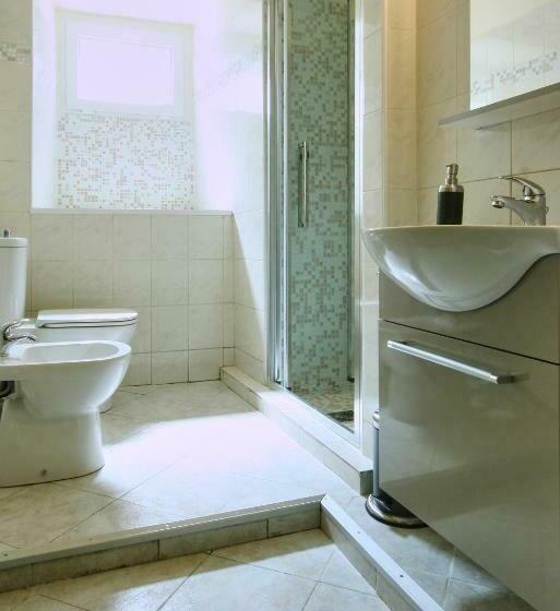 四人标准间, L Uovo Di Colombo