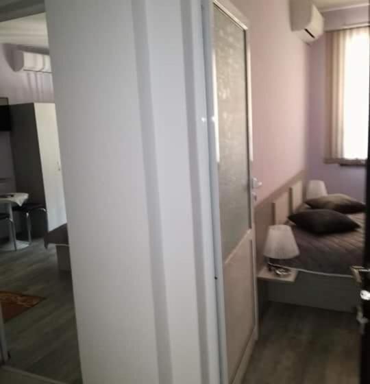 デラックスルーム, Saraya