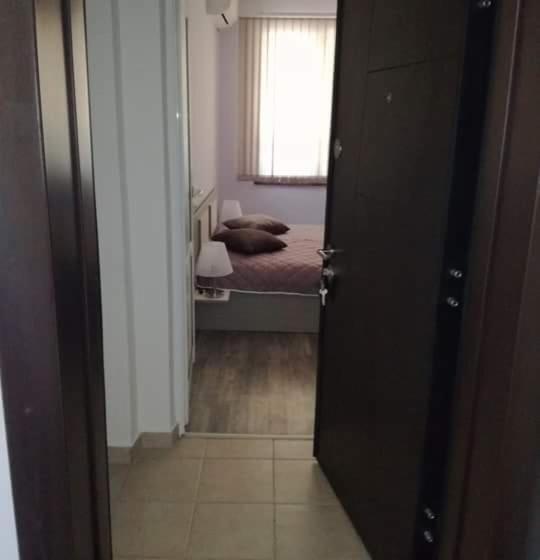 اتاق لوکس, Saraya