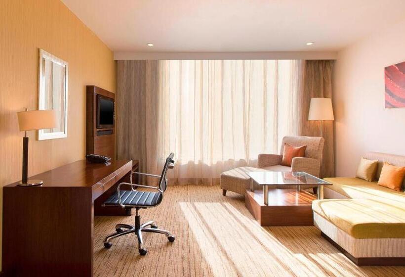 سوییت اجرایی, Four Points By Sheraton Hotel And Serviced Apartments Pune