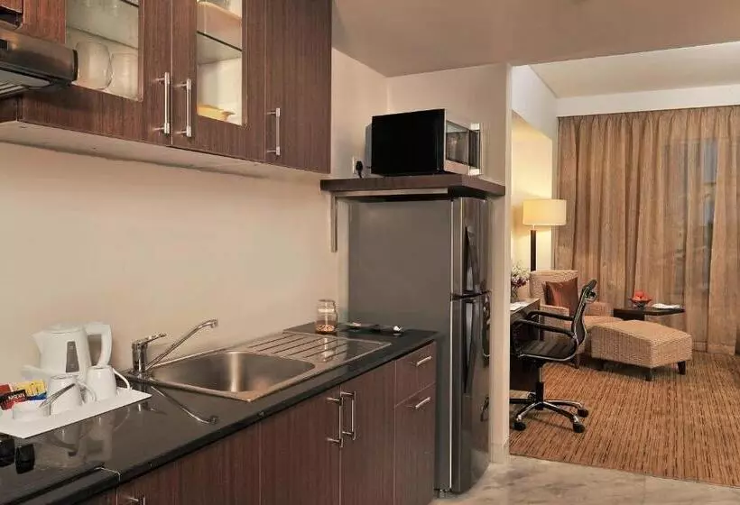 エクゼクティブワンルーム, Four Points By Sheraton Hotel And Serviced Apartments Pune