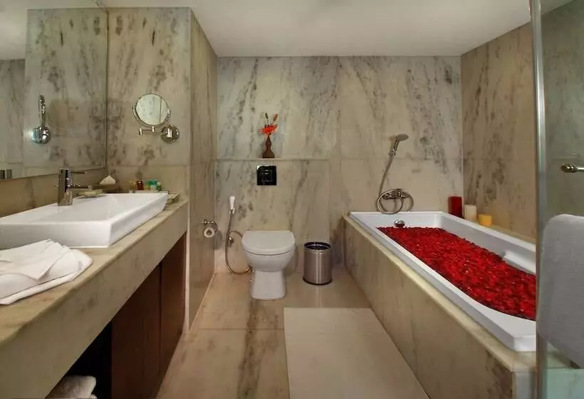 エクゼクティブスイート, Four Points By Sheraton Hotel And Serviced Apartments Pune