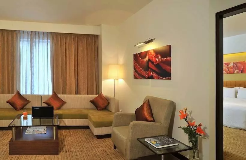 エクゼクティブスイート, Four Points By Sheraton Hotel And Serviced Apartments Pune