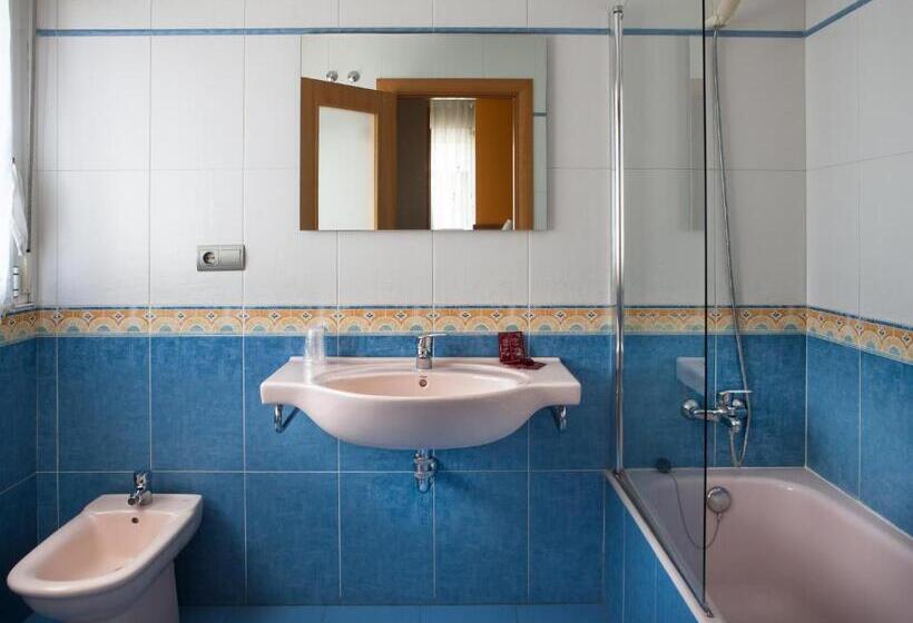 标准三人间, Hostal Rio Selmo