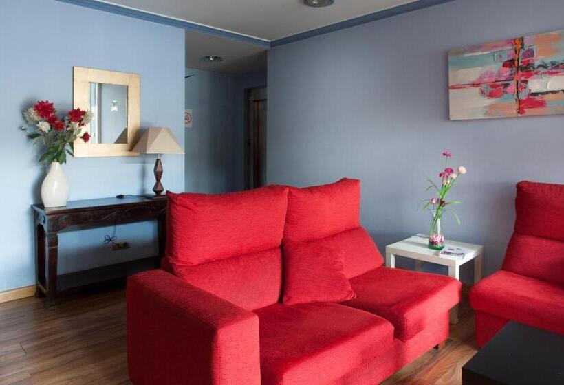 Номер Стандарт Трехместный, Hostal Rio Selmo
