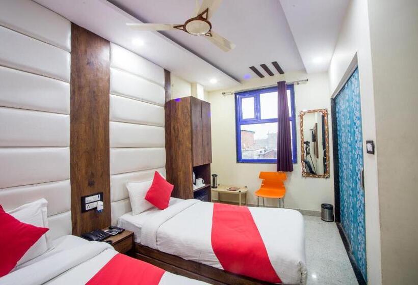 デラックスルーム, Dollar Inn