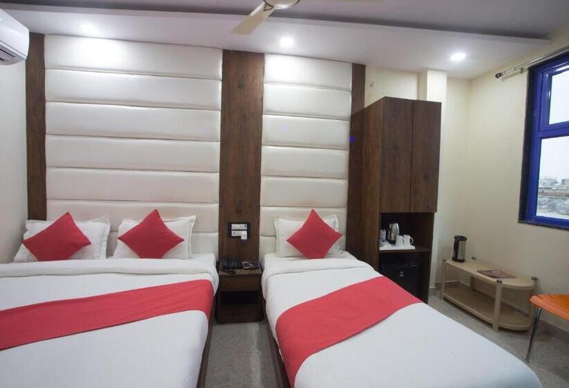 ベーシックトリプルルーム, Dollar Inn