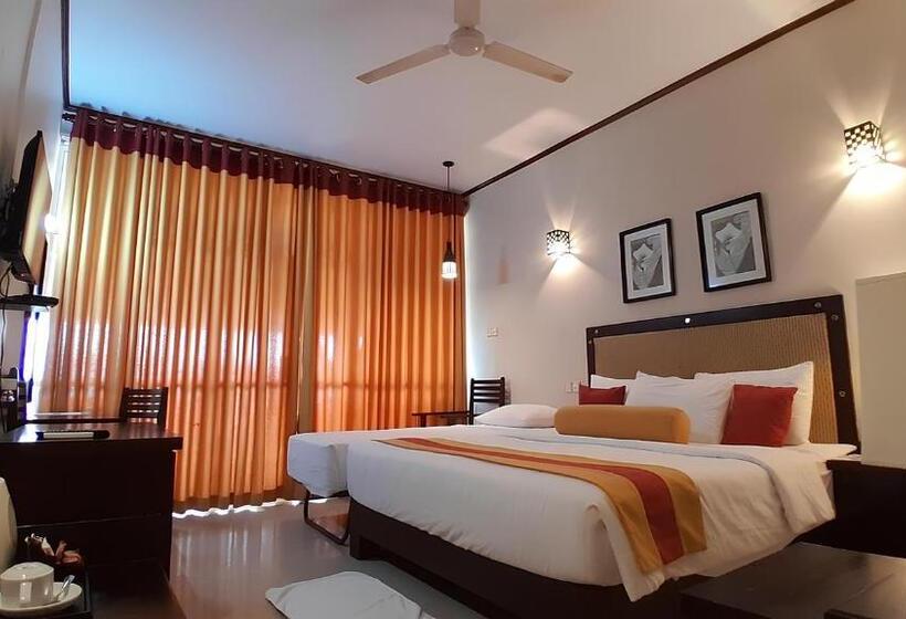 غرفة ديلوكس ثلاثية مطلة على البحر, Laya Beach