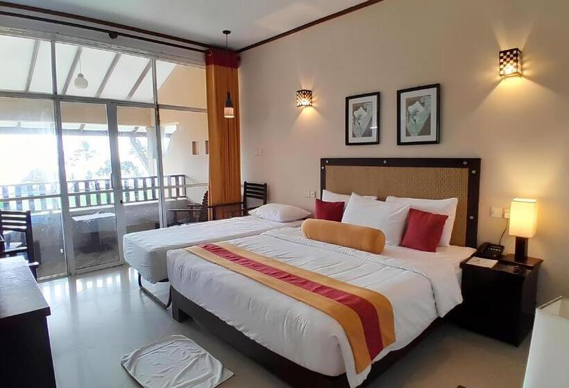 غرفة ديلوكس ثلاثية مطلة على البحر, Laya Beach