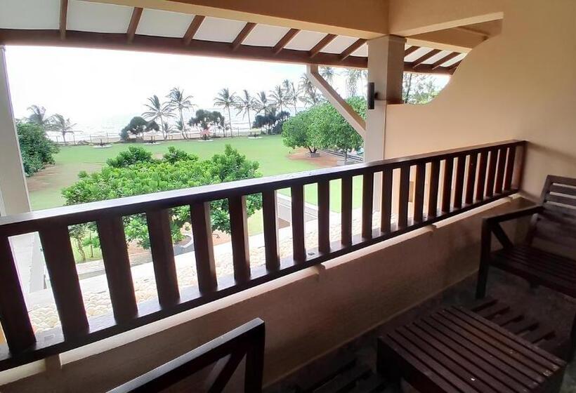 غرفة ديلوكس ثلاثية مطلة على البحر, Laya Beach