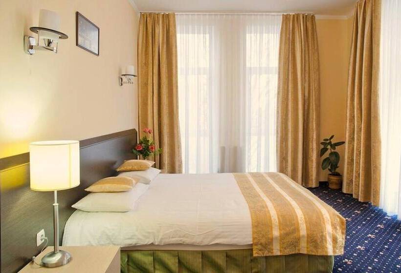 اتاق سوپریور, Manhattan Hotel & Restaurant