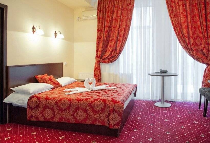 سوئیت پرزیدنت, Manhattan Hotel & Restaurant