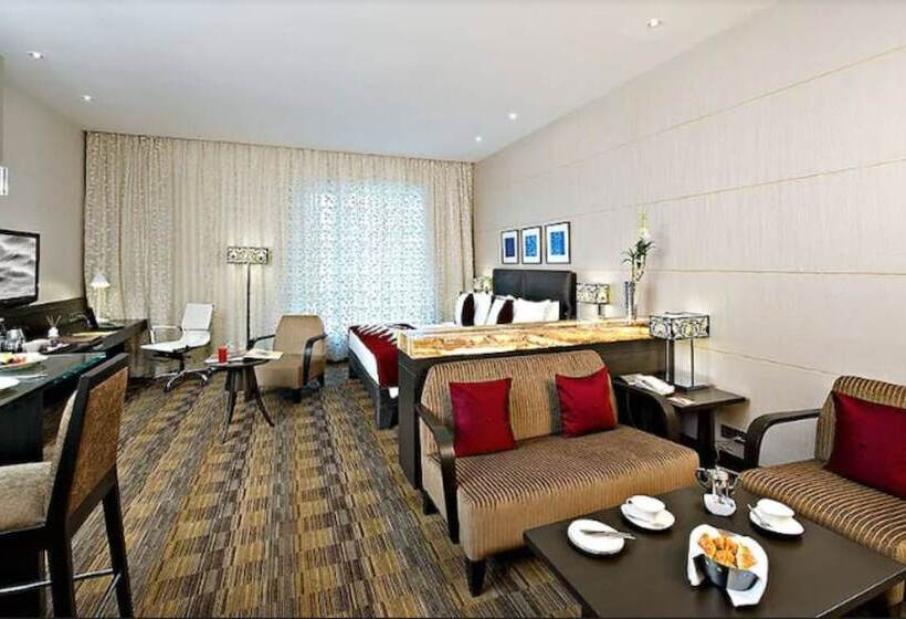 اتاق کلاب, Meluha The Fern