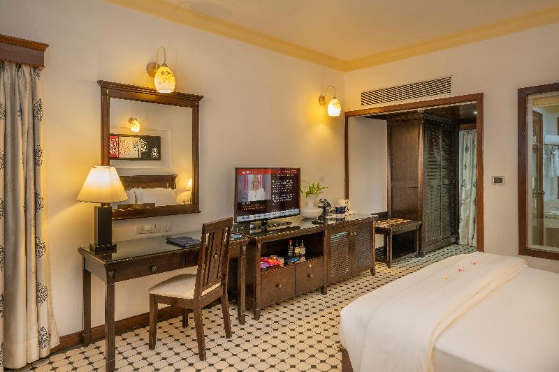 Camera Business, Radisson Blu Resort, Goa