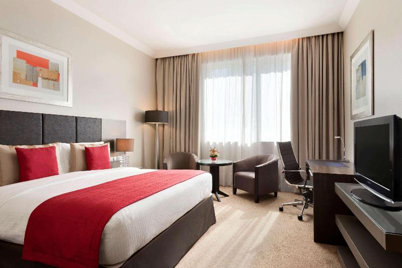 Номер Deluxe Кровать Кинг, Ramada Downtown Abu Dhabi