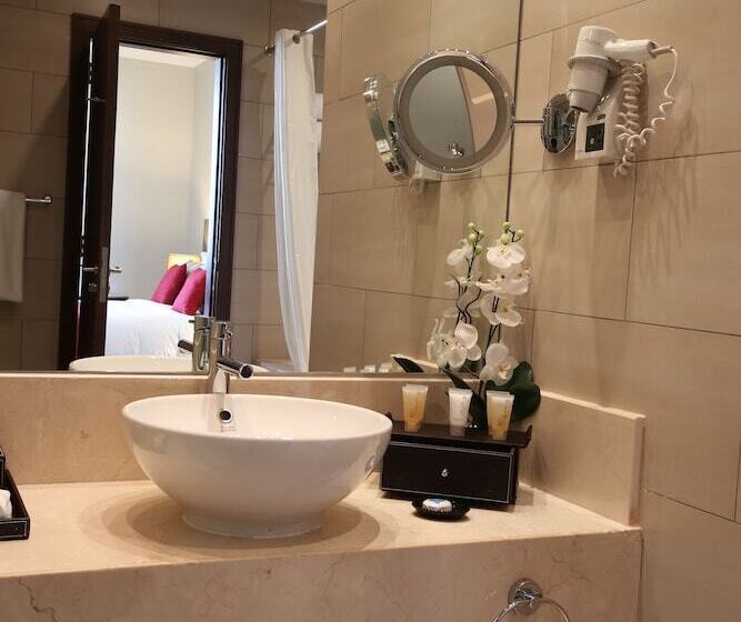 デラックスルーム, Ramada Downtown Abu Dhabi