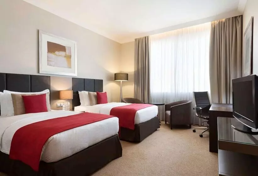 デラックスルーム, Ramada Downtown Abu Dhabi