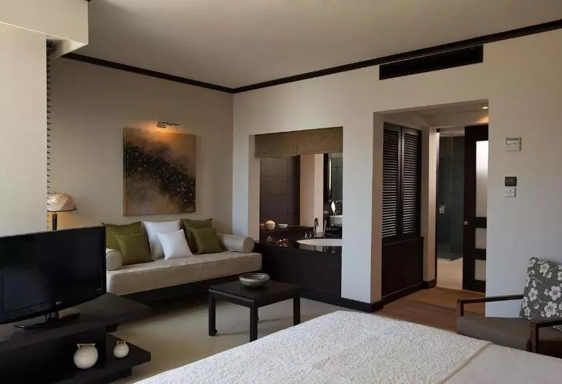 سوییت جونیور, Le Cardinal Exclusive Resort