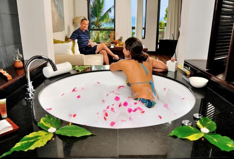 غرفة دور أخير, Le Cardinal Exclusive Resort