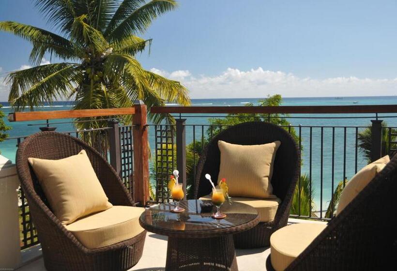 غرفة دور أخير, Le Cardinal Exclusive Resort