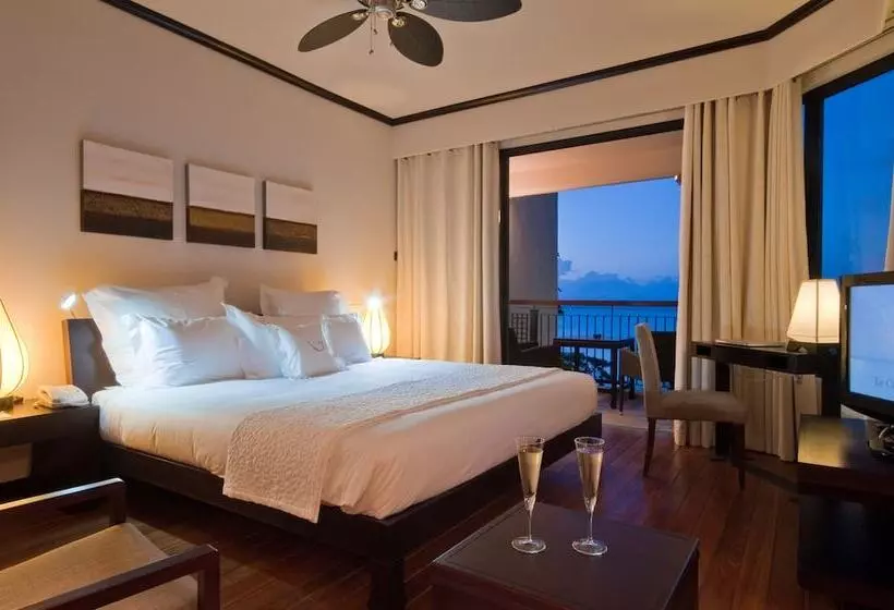 سوییت جونیور, Le Cardinal Exclusive Resort