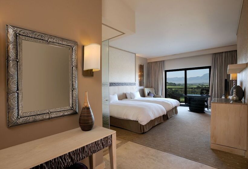 اتاق کلاب, Oubaai Hotel Golf & Spa