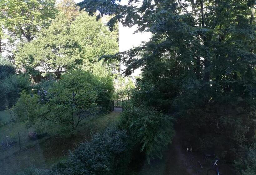 标准单人间, Room In Maisonette With Garden, Parking Place