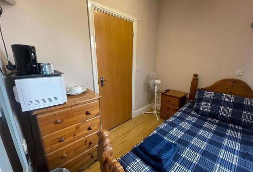 اتاق استاندارد یک نفره, Abbey Guest House