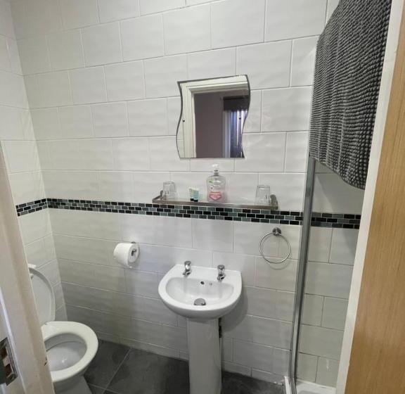 اتاق استاندارد یک نفره, Abbey Guest House