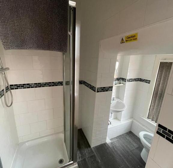 اتاق استاندارد یک نفره, Abbey Guest House