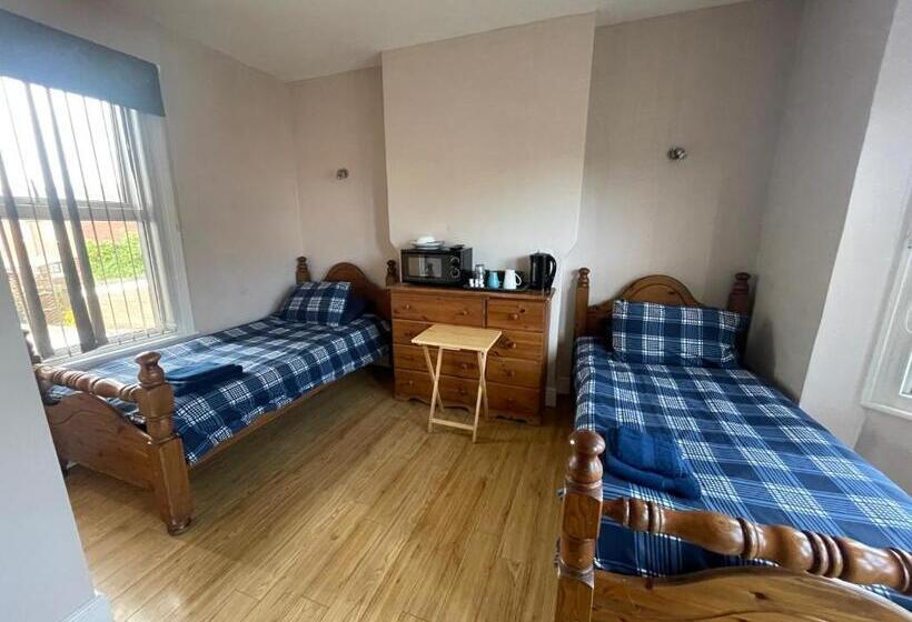 اتاق استاندارد یک نفره, Abbey Guest House