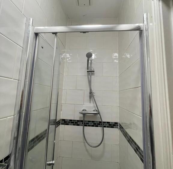 اتاق استاندارد یک نفره, Abbey Guest House