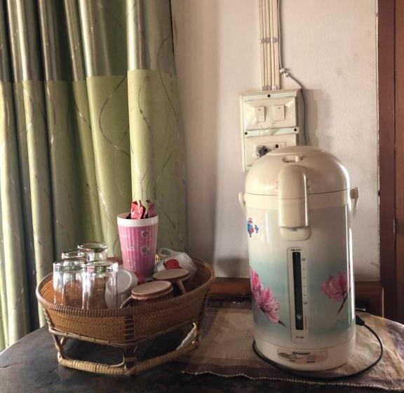 בית, 2 חדרי שינה, Ruen Thai Ban Rim Nam