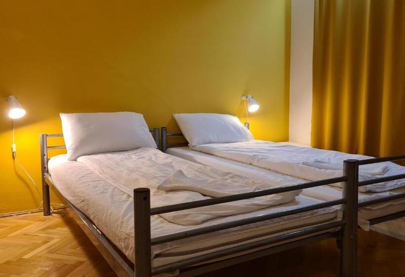اتاق استاندارد, Sleep Inn Hostel