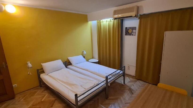 اتاق استاندارد, Sleep Inn Hostel