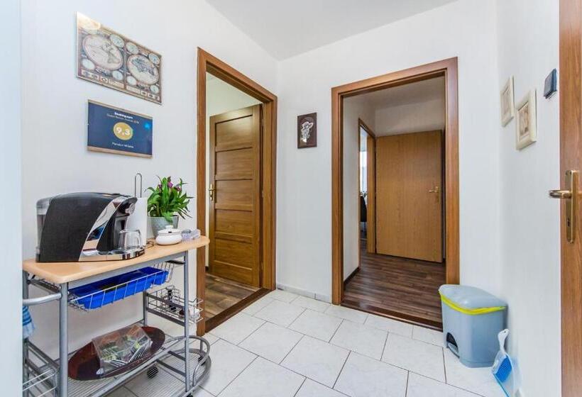 舒适三人间, Pension Milada