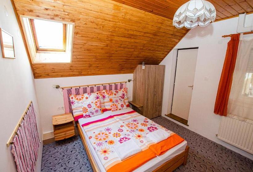 Номер Deluxe, Bánóporta