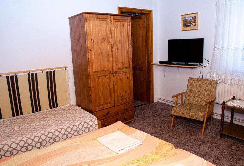 شقة غرفة نوم واحدة مزودة بشُرفة, Bánóporta