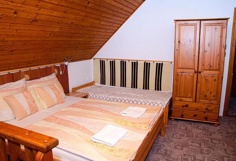 شقة غرفة نوم واحدة مزودة بشُرفة, Bánóporta