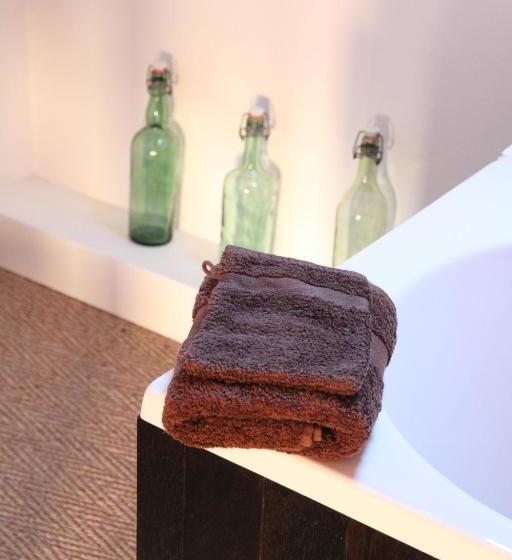 غرفة عائلية, Maison St Mayeul