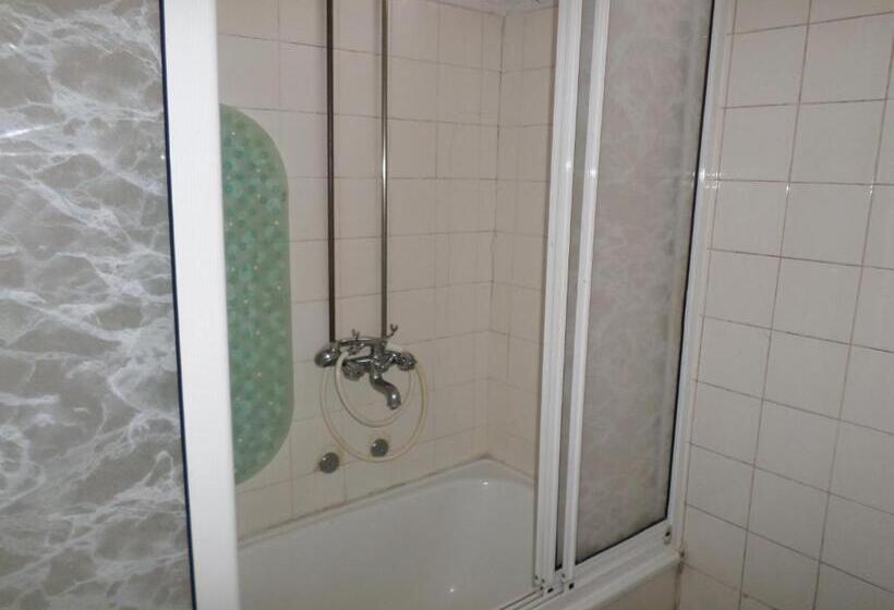 Номер Стандарт Трехместный, Rustico & Singelo   Hotelaria E Restauração, Lda