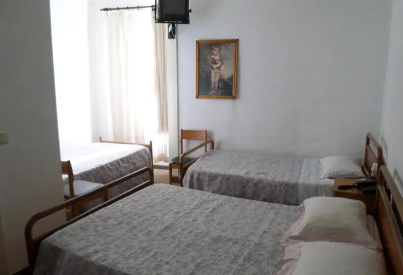 اتاق استاندارد سه نفره, Rustico & Singelo   Hotelaria E Restauração, Lda