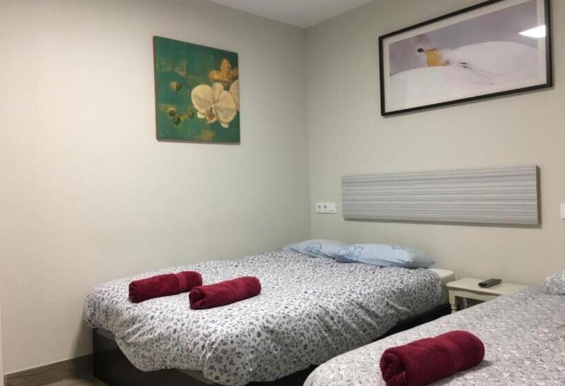 חדר סטנדרט לשלושה, Albergue Logroño Centro