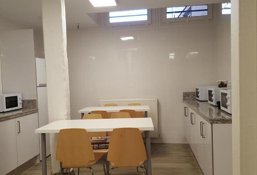 חדר סטנדרט לשלושה, Albergue Logroño Centro