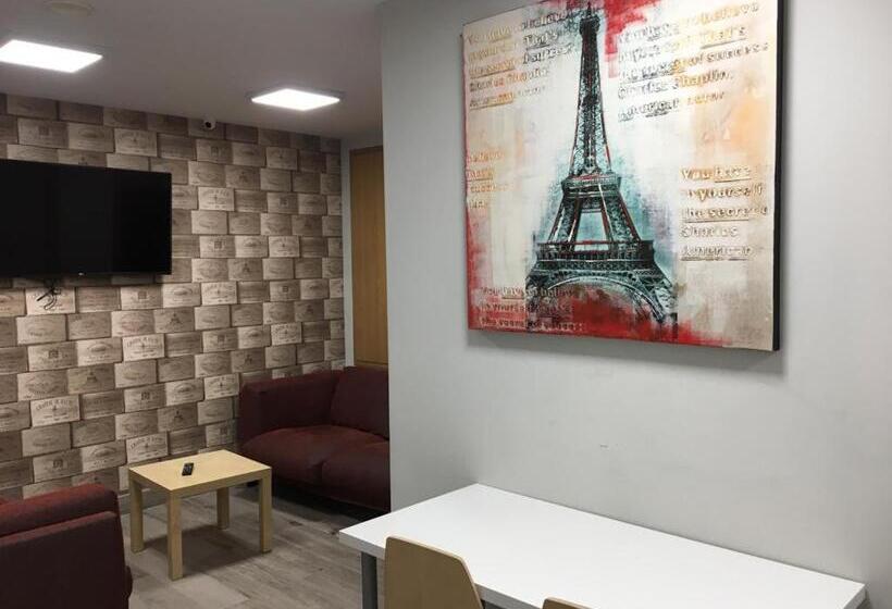 スタンダードトリプルルーム, Albergue Logroño Centro