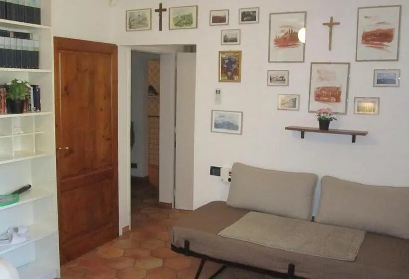 スタンダードトリプルルームの外観-バスルーム, B&b La Pieve   Locanda Per Viandanti