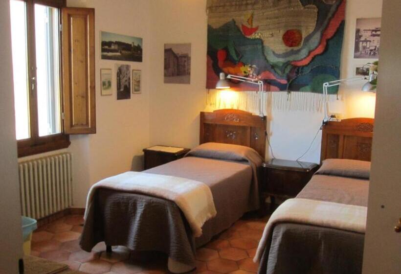 Стандартный внешний трехместный номер с ванной комнатой, B&b La Pieve   Locanda Per Viandanti