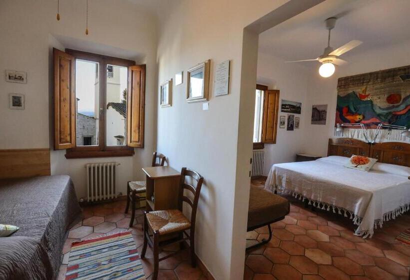 חדר סטנדרט טריפל חדר רחצה חיצוני, B&b La Pieve   Locanda Per Viandanti